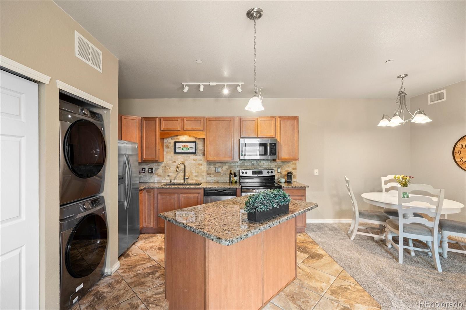 Photo of Listing #3256089