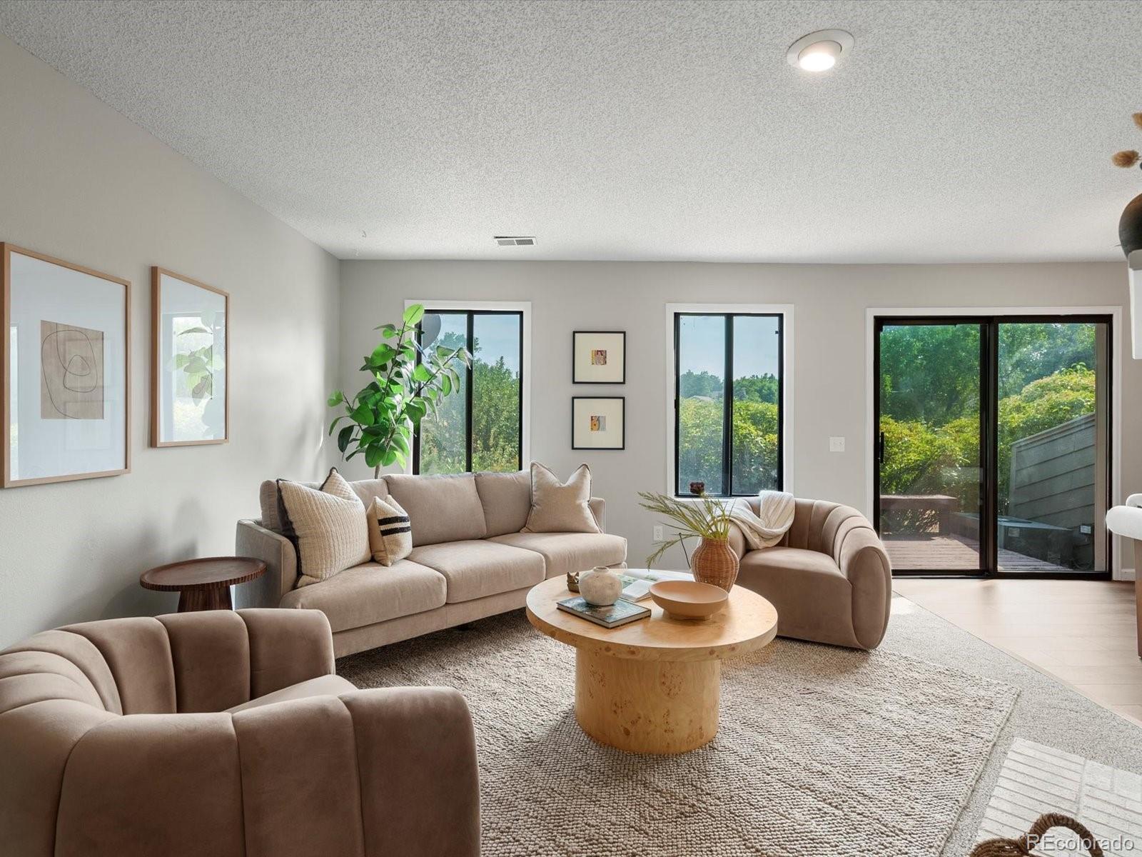 Photo of Listing #3271881