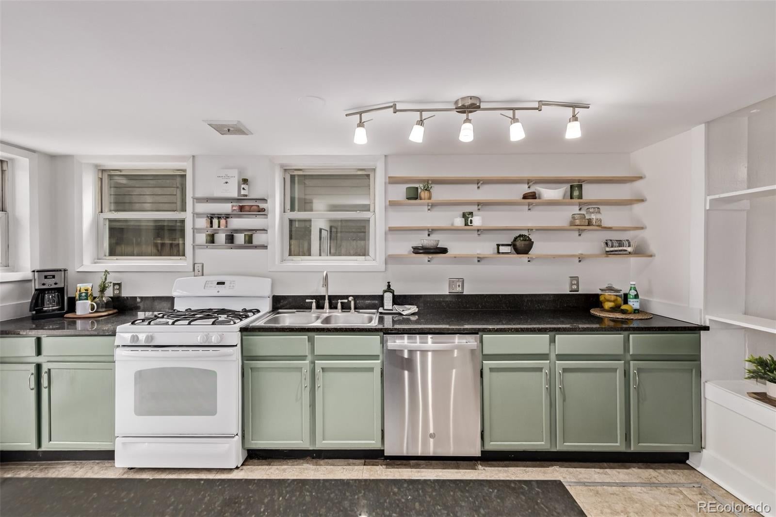 Photo of Listing #3273382