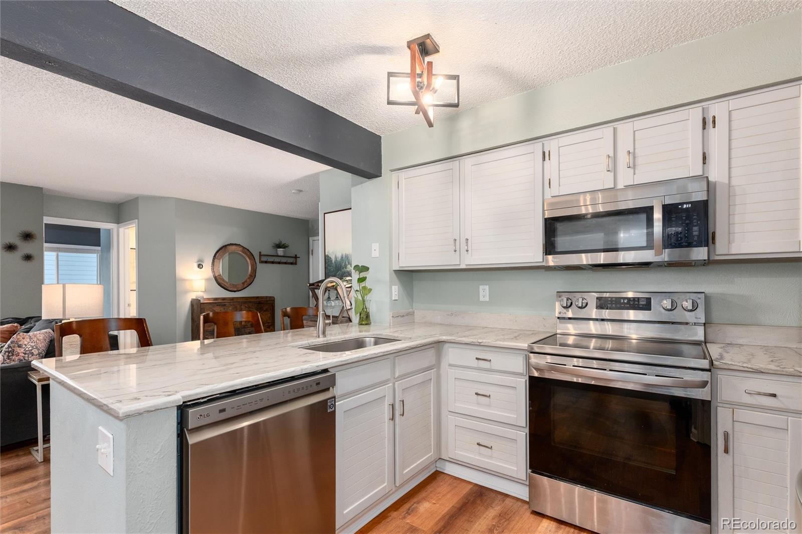 Photo of Listing #3276875