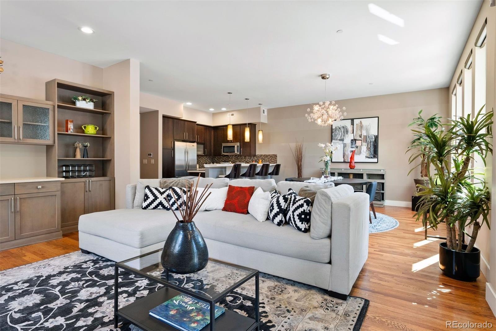 Photo of Listing #3306529