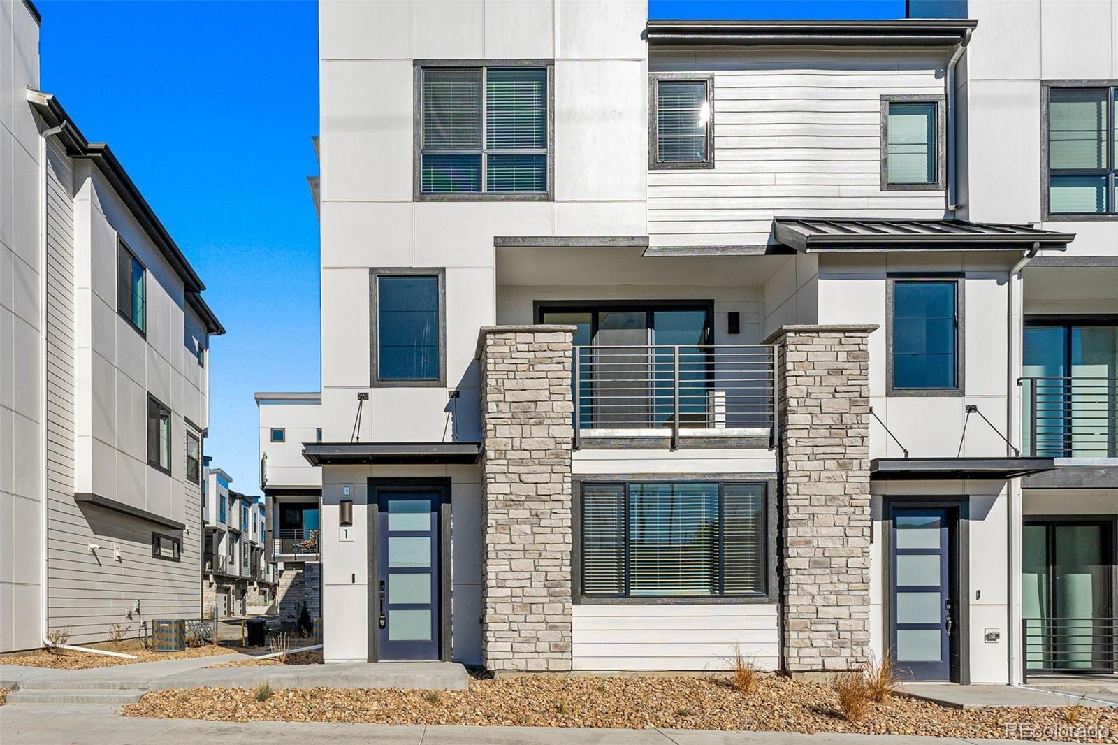 Photo of Listing #3355573