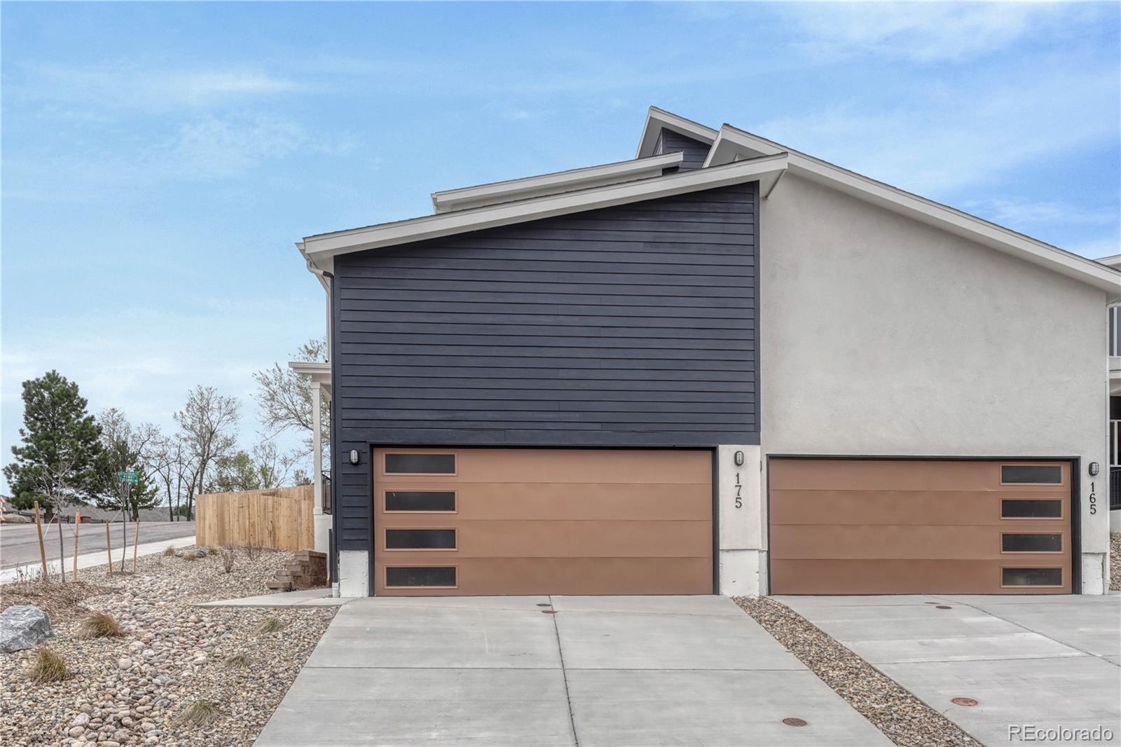 Photo of Listing #3370901