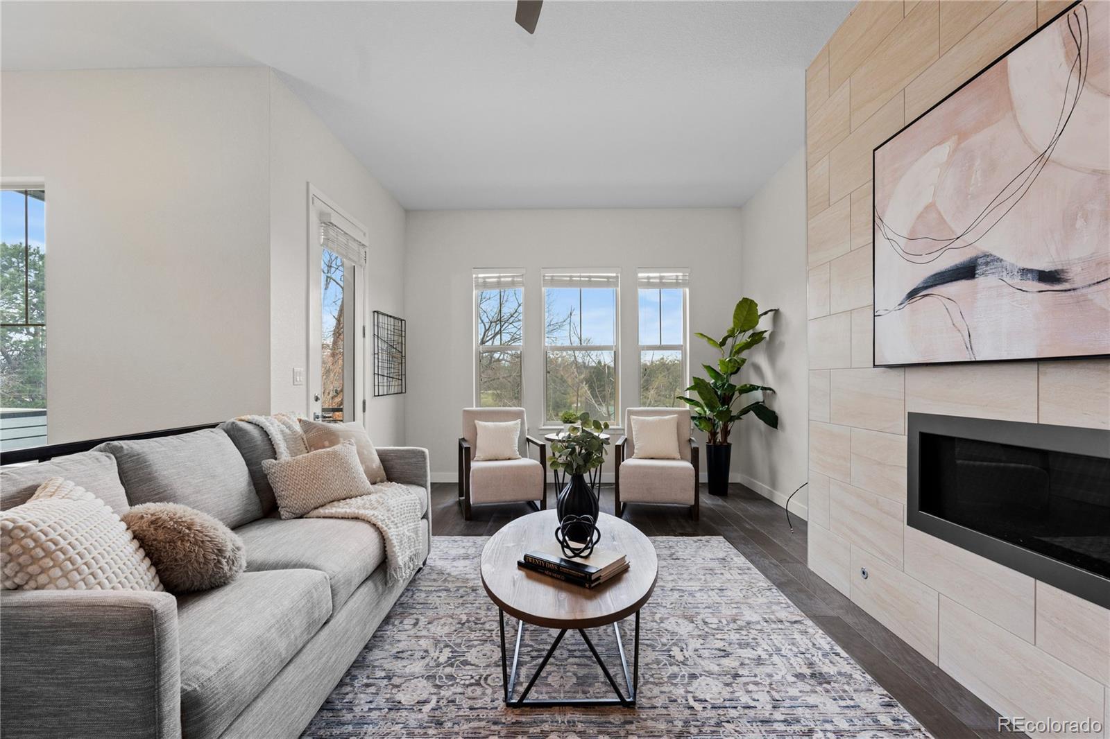 Photo of Listing #3392368