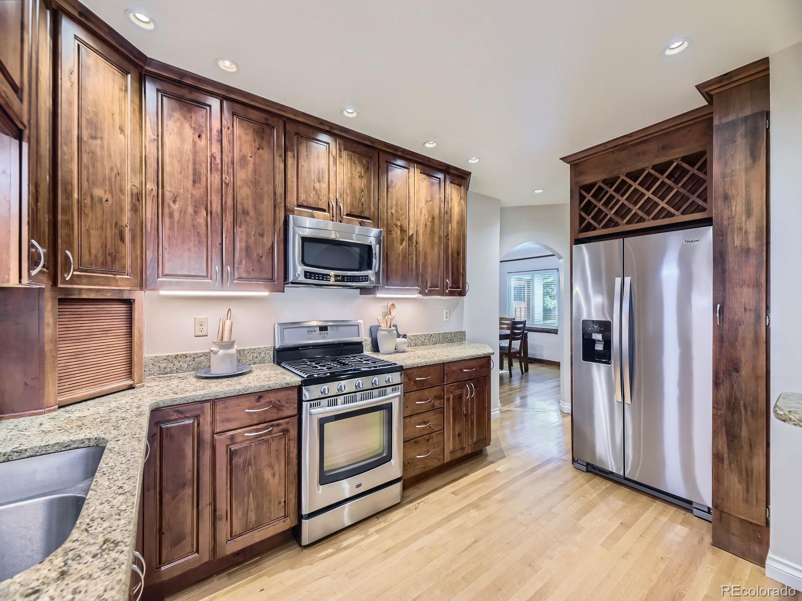 Photo of Listing #3503942