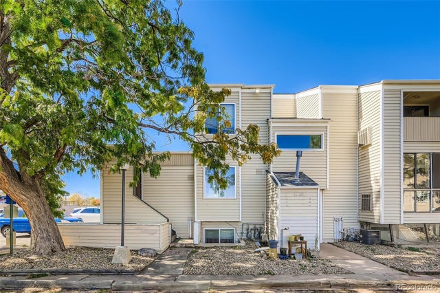 10742 E Exposition Avenue 223, Aurora