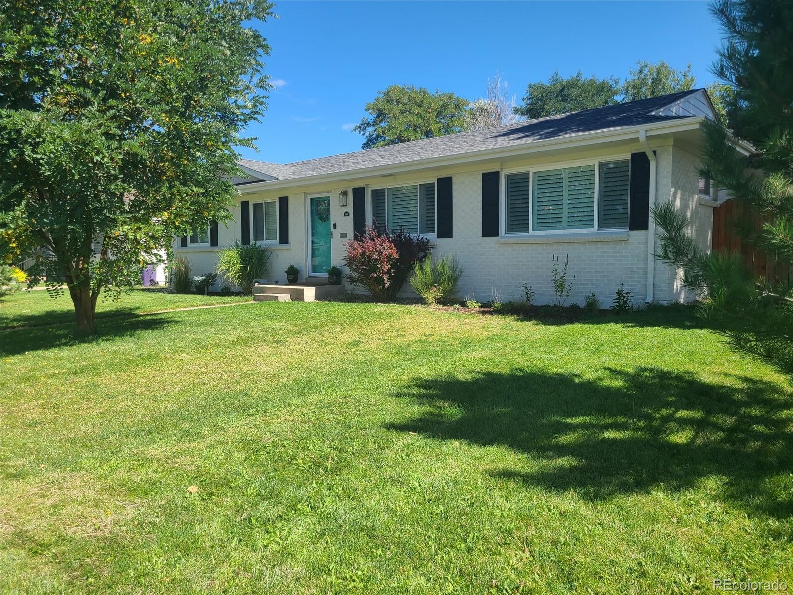 Photo of Listing #3555890