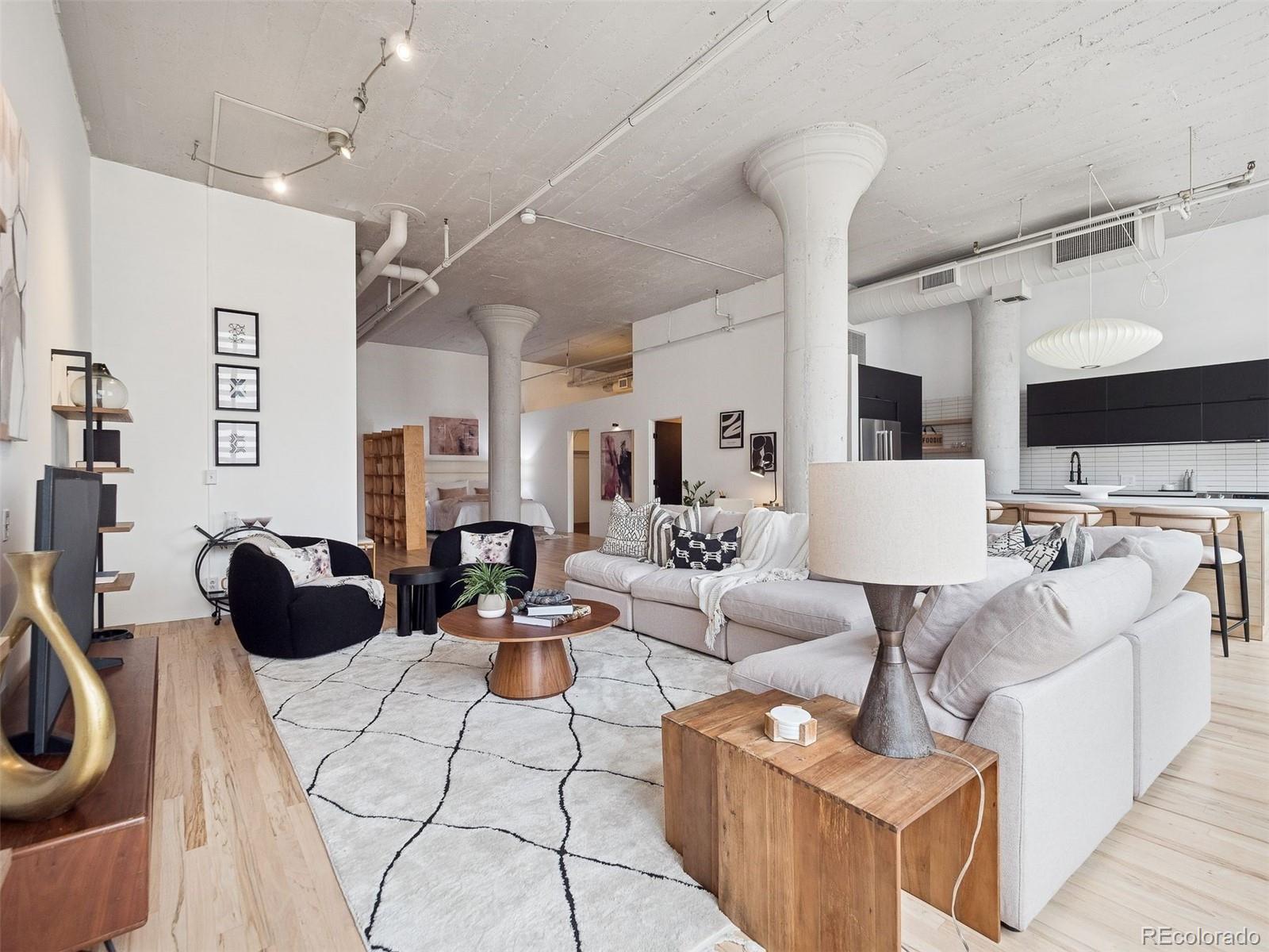 Photo of Listing #3561918