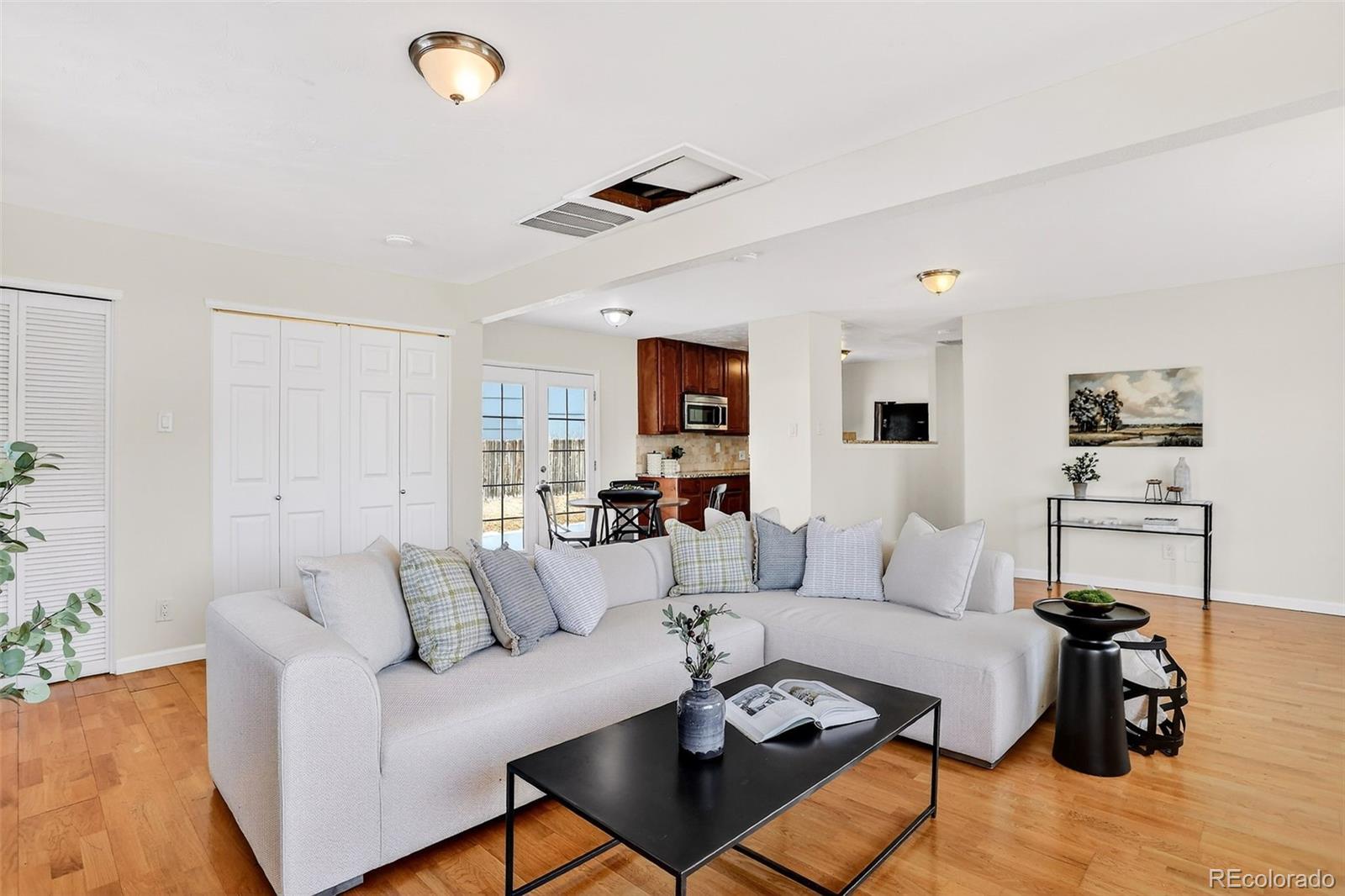 Photo of Listing #3601847