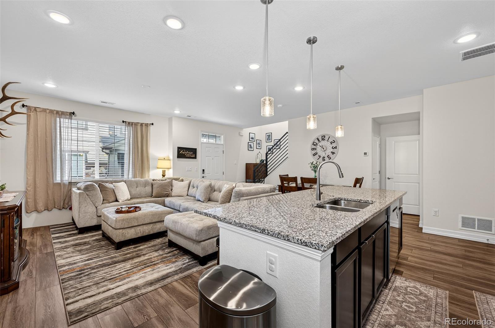 Photo of Listing #3619821