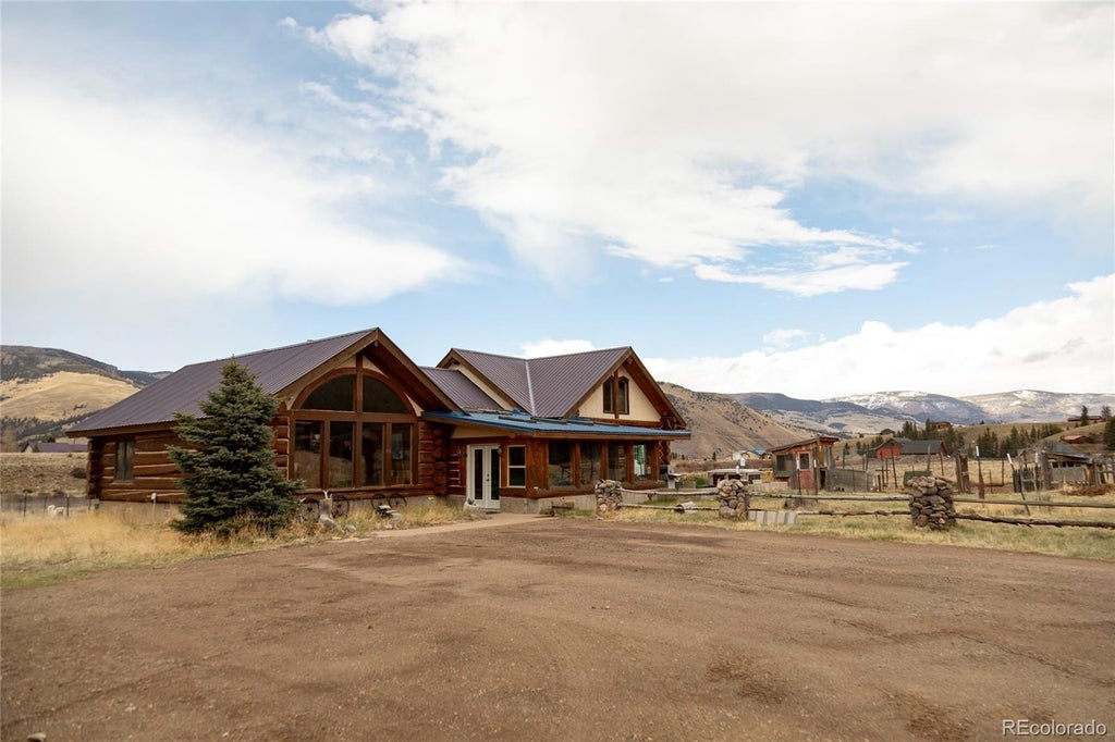 108 Forest Road 552, Creede