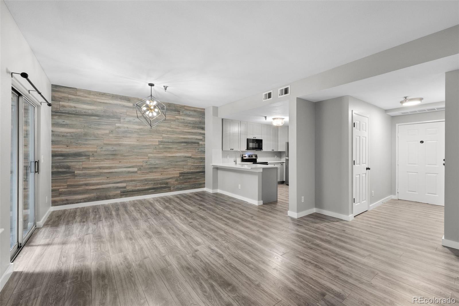 Photo of Listing #3714553