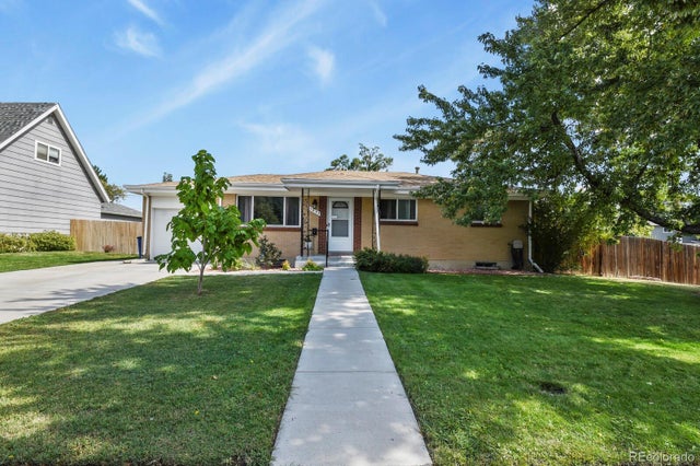 1092 S Iris Street, Lakewood