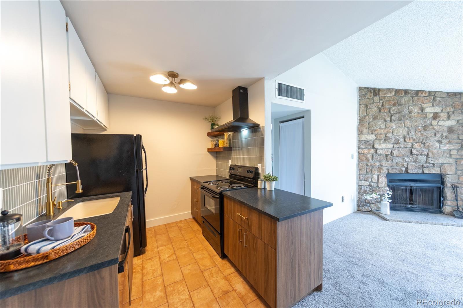 Photo of Listing #3777695