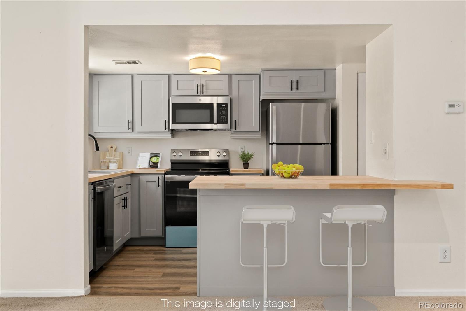 Photo of Listing #3810107