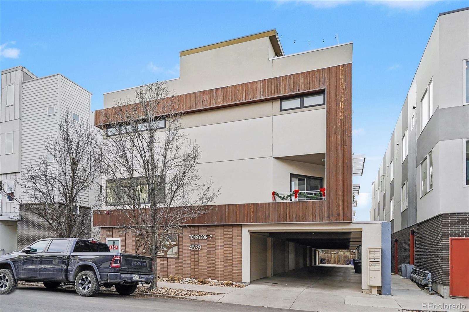 Photo of Listing #3820338