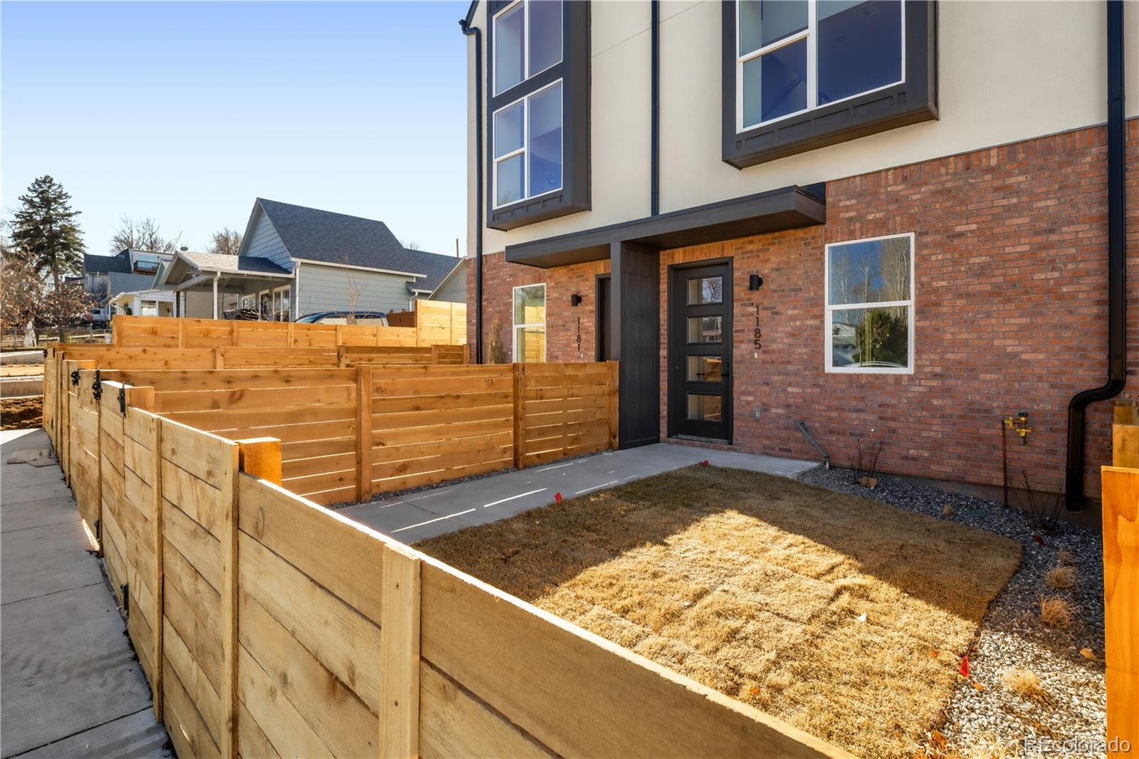 Photo of Listing #3898076