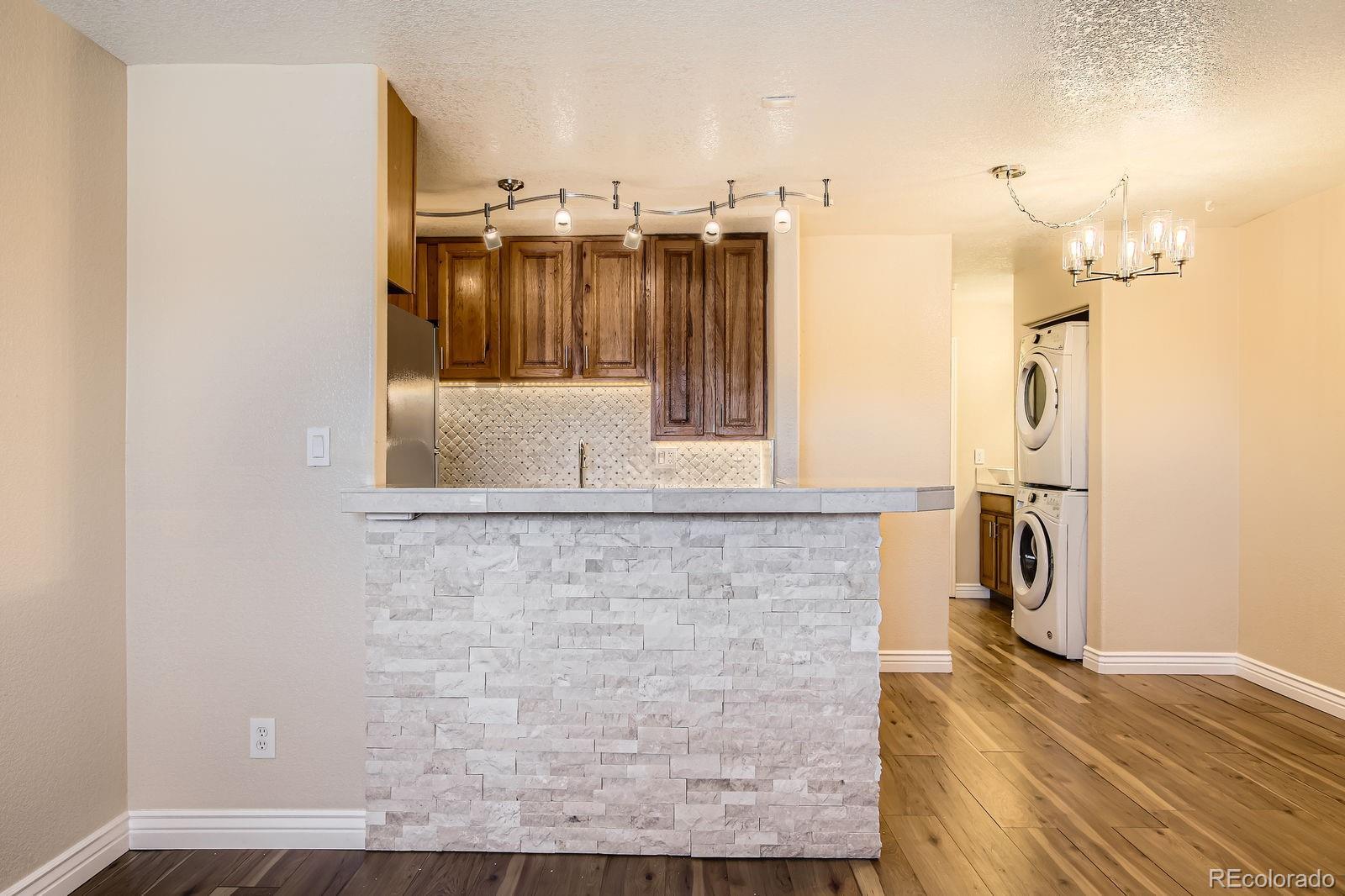 Photo of Listing #3900469