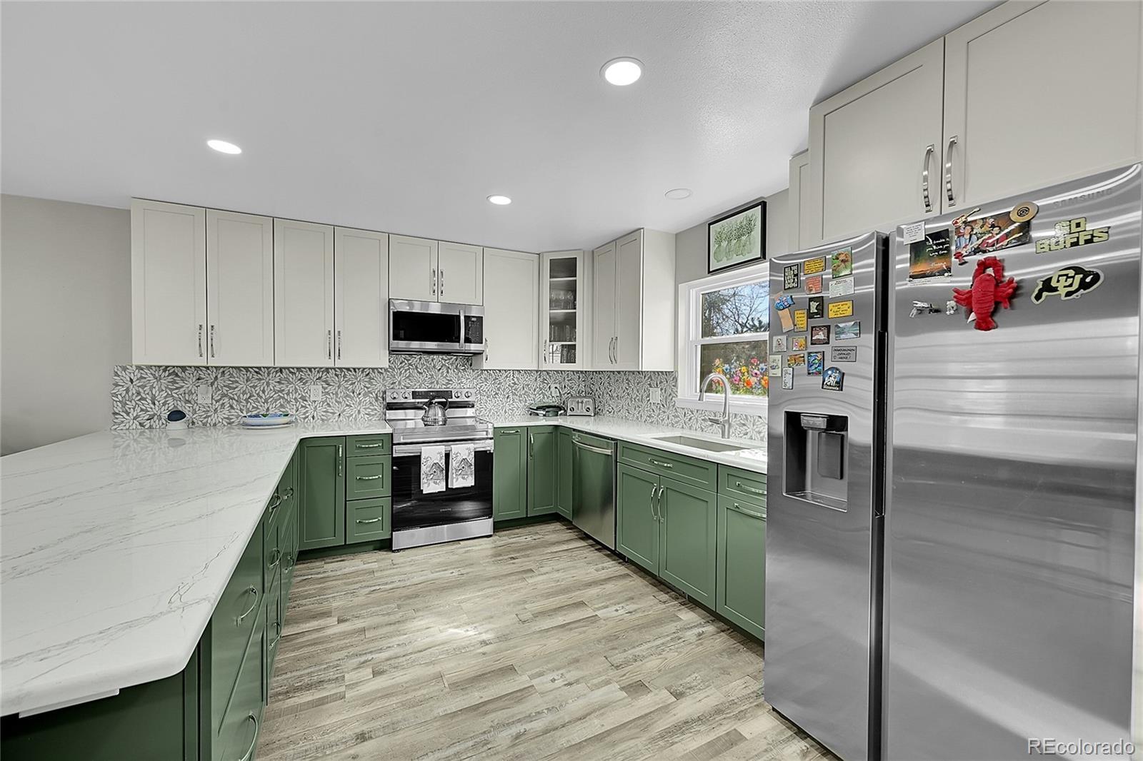 Photo of Listing #3912732