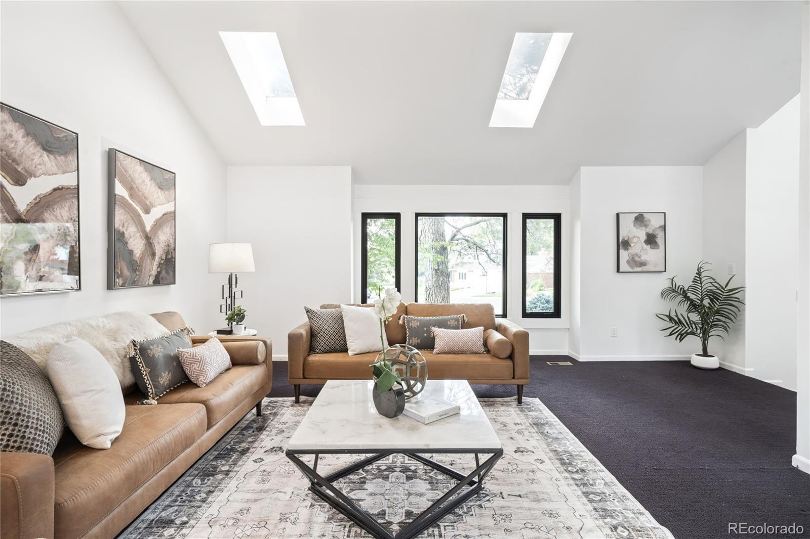 Photo of Listing #3935899