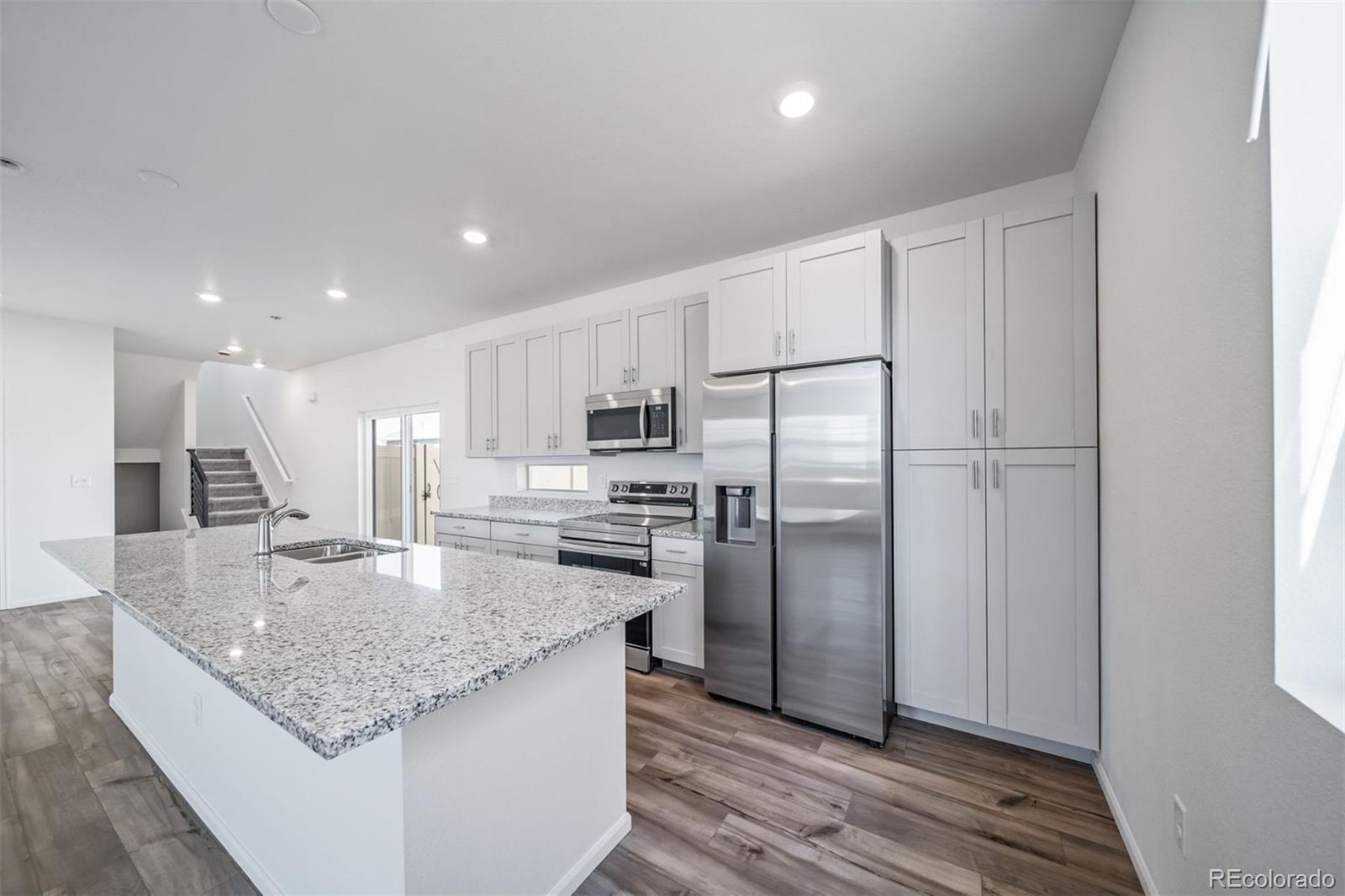 Photo of Listing #3936591