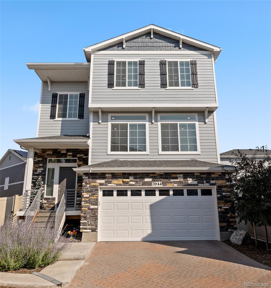 Photo of Listing #3982227