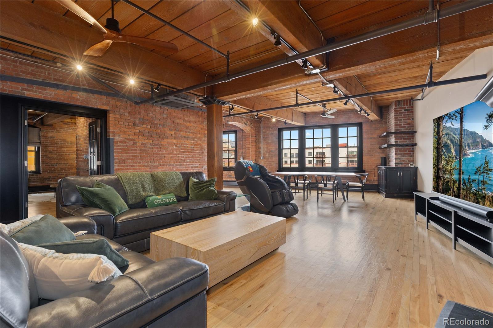 Photo of Listing #3984343