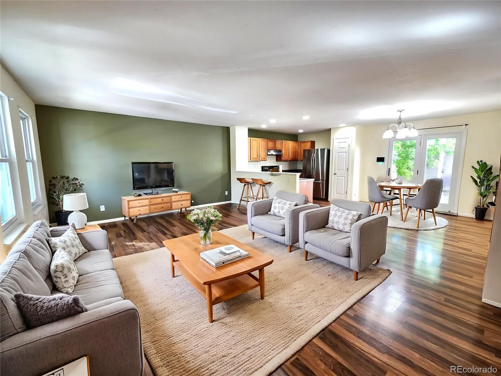 Photo of Listing #4012402