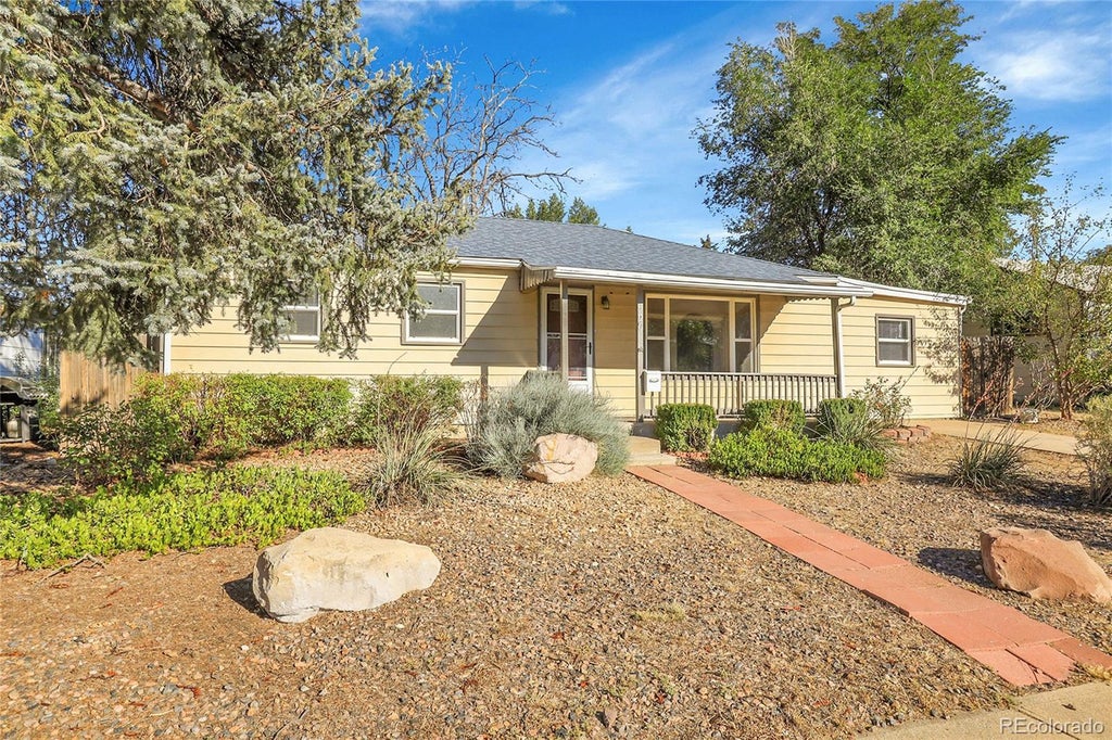 720 Iola Street, Aurora