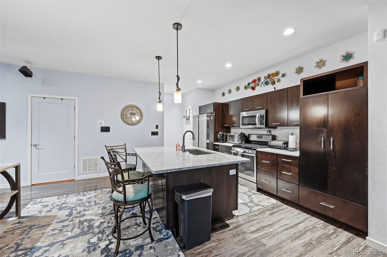 Photo of Listing #4078741