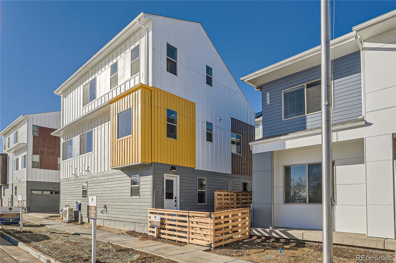 Photo of Listing #4100536