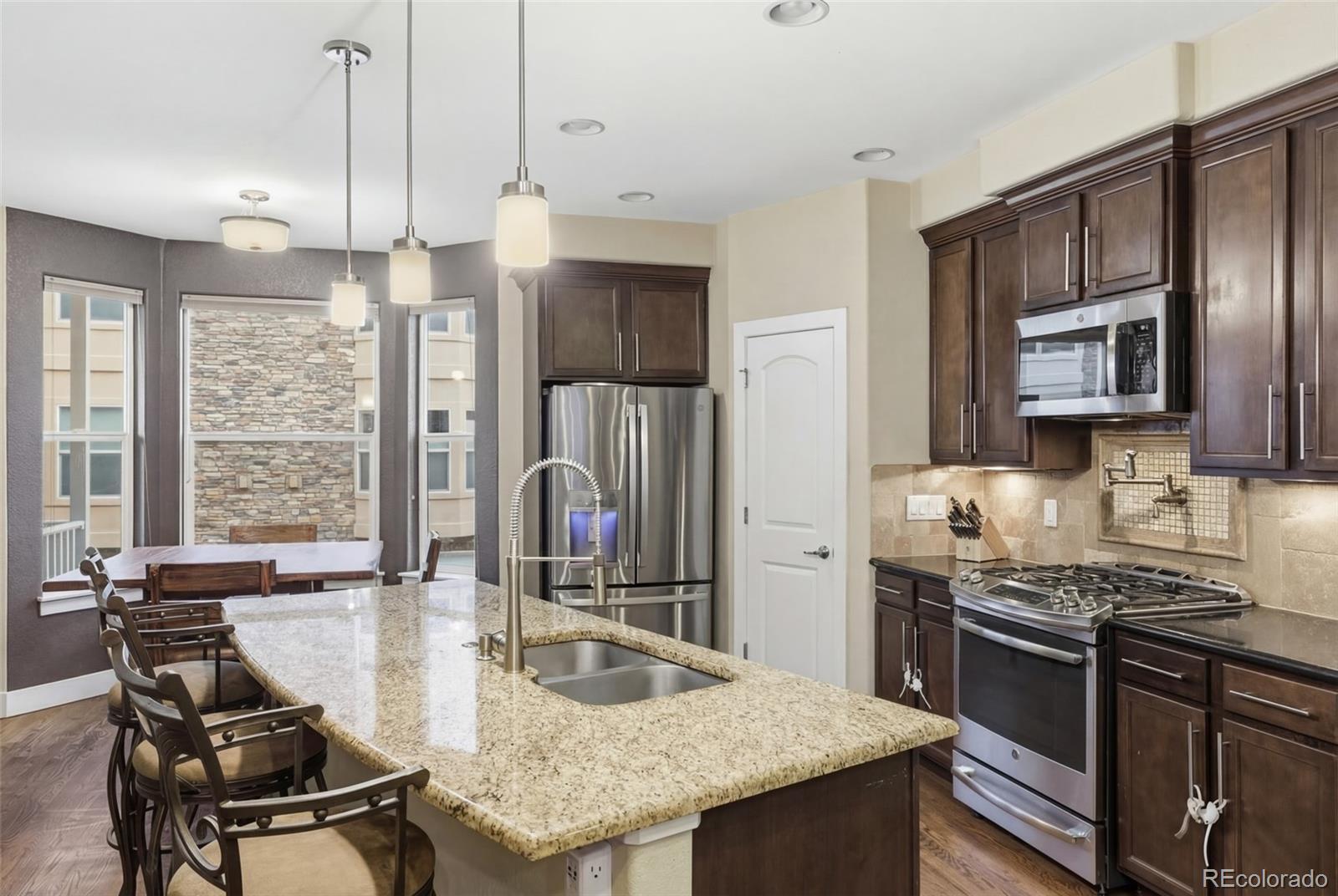 Photo of Listing #4162857