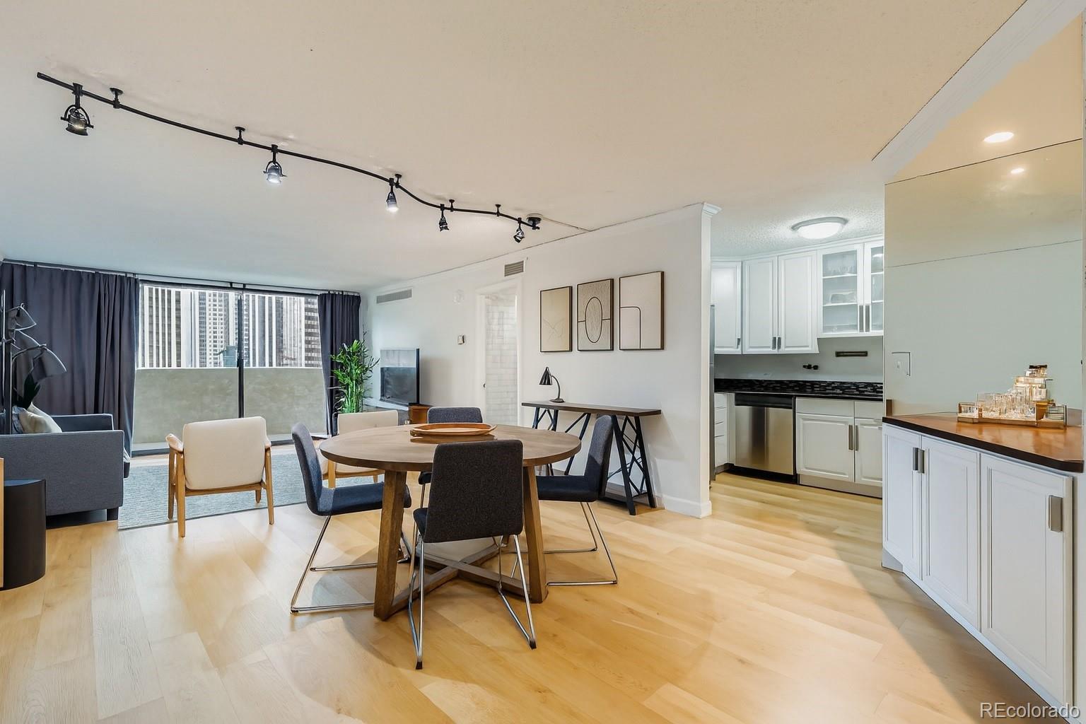 Photo of Listing #4177674