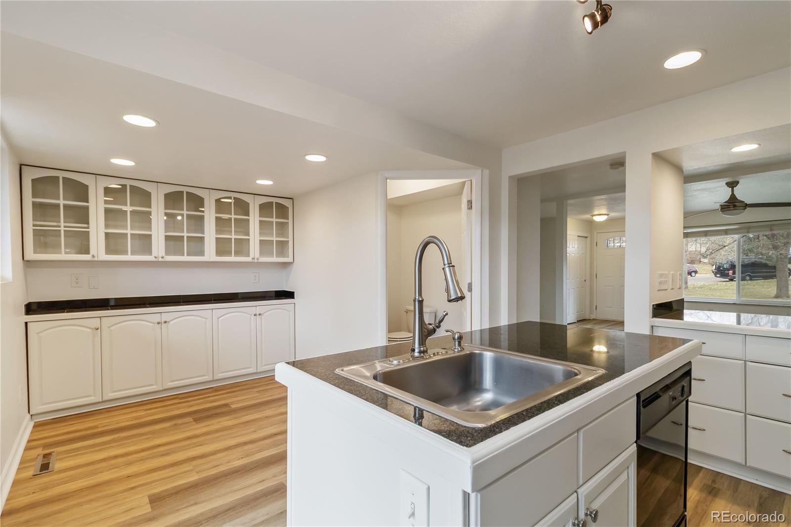 Photo of Listing #4205043