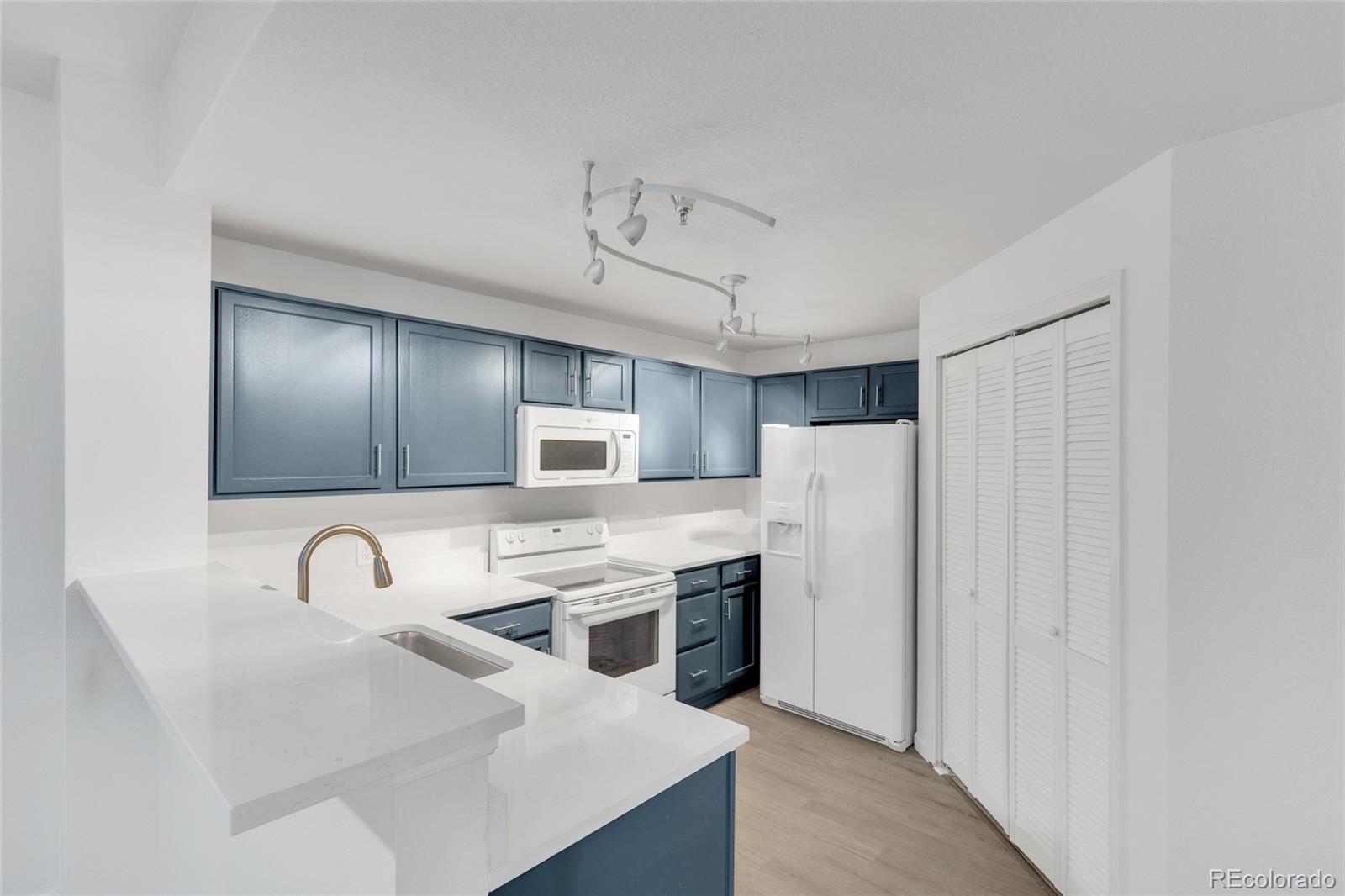 Photo of Listing #4212210