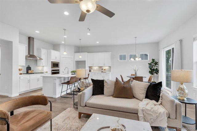 8878 S Riviera Court, Aurora