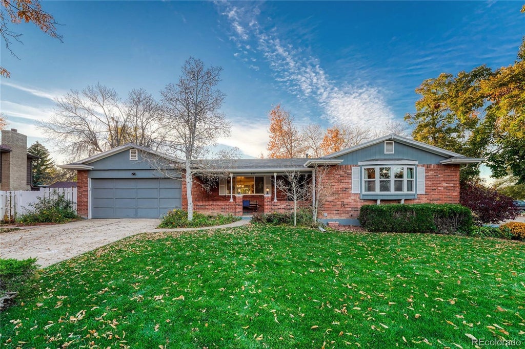 607 S Oswego Court, Aurora