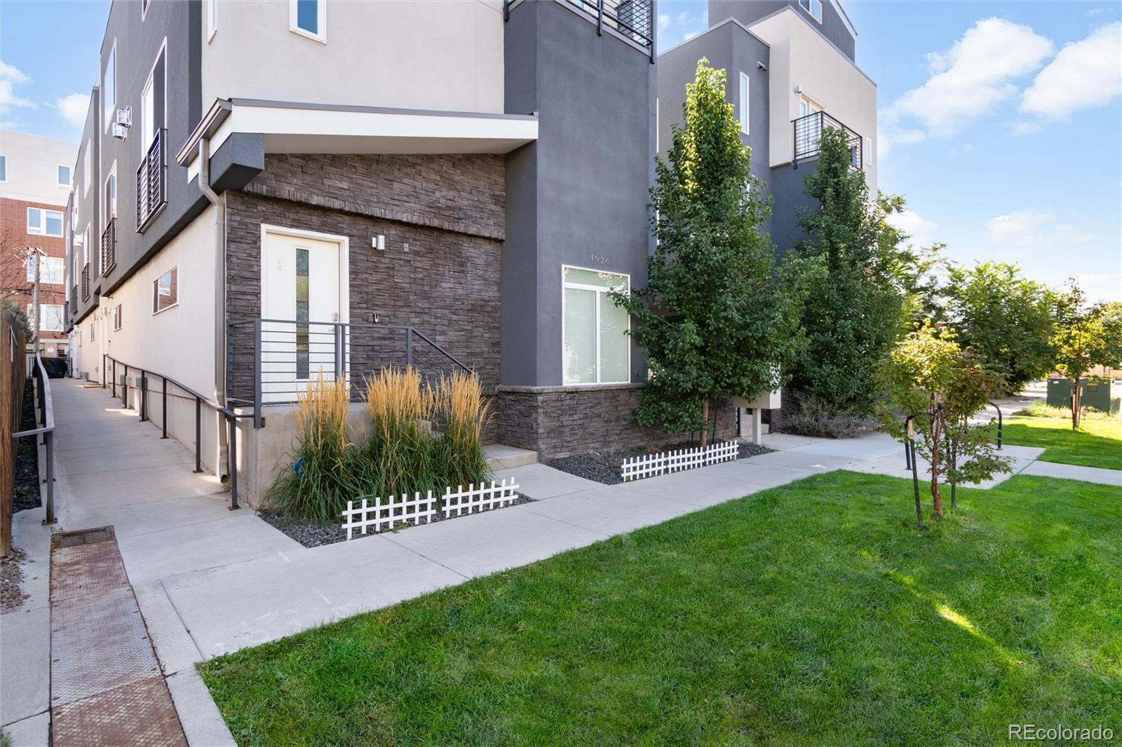 Photo of Listing #4320369