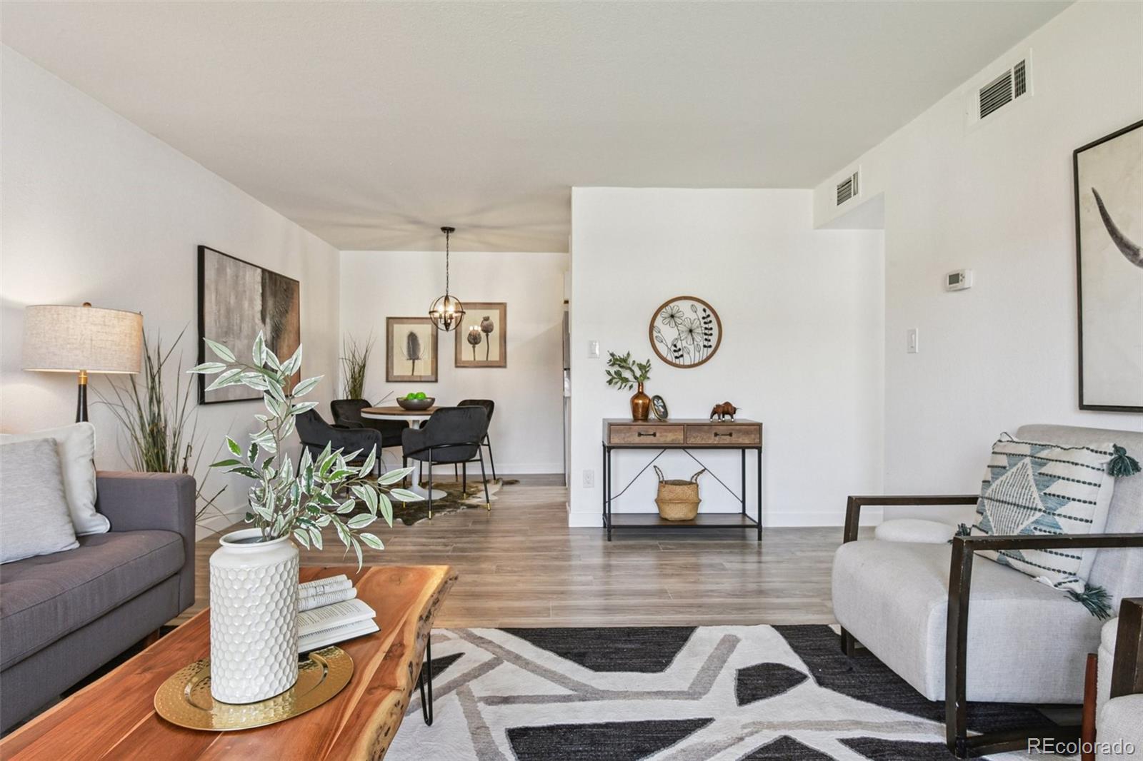 Photo of Listing #4371696