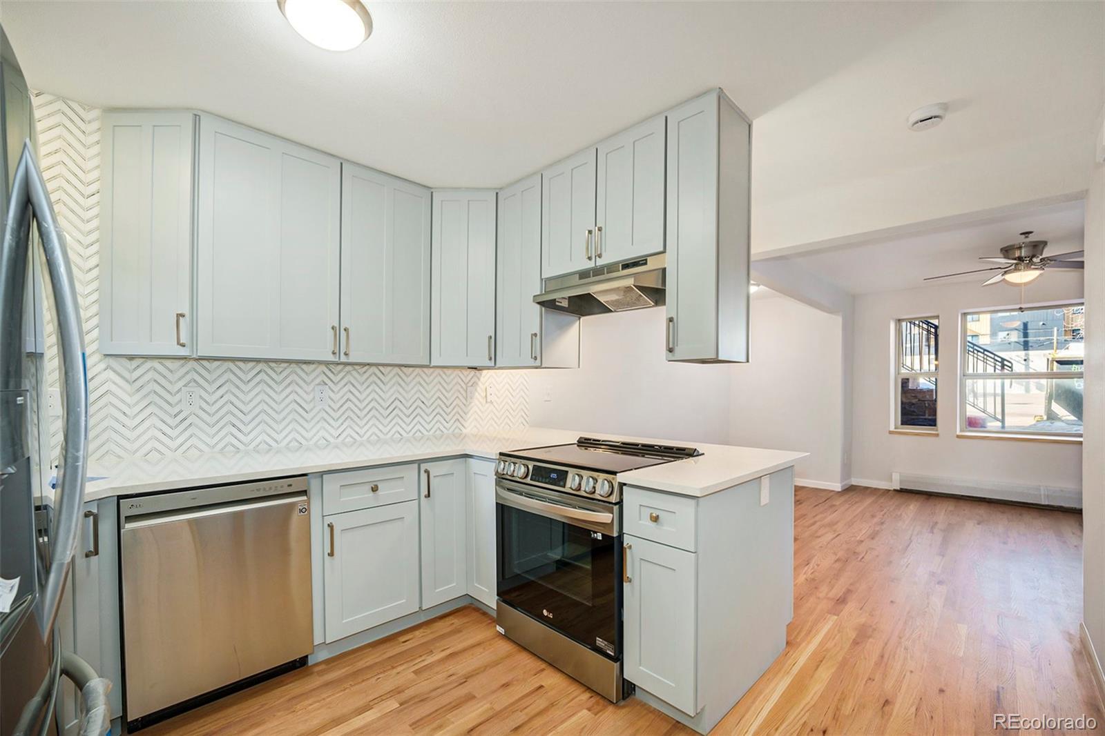 Photo of Listing #4389523