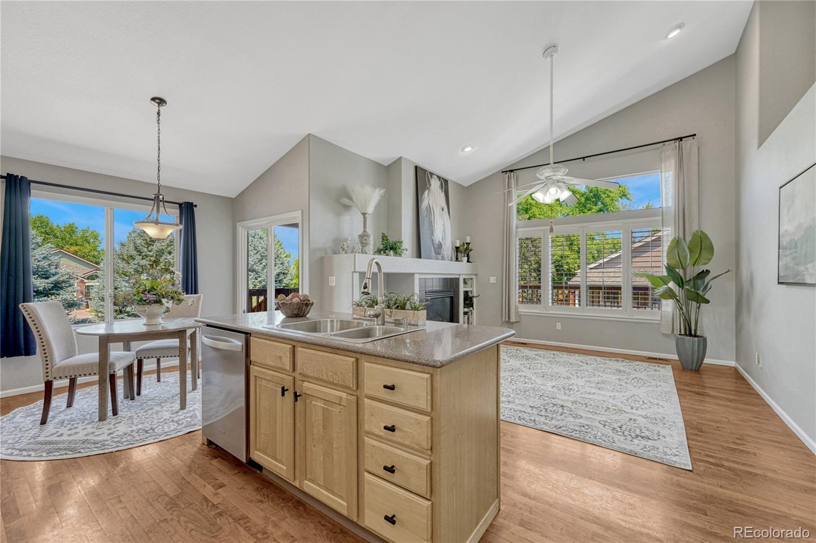 Photo of Listing #4390388