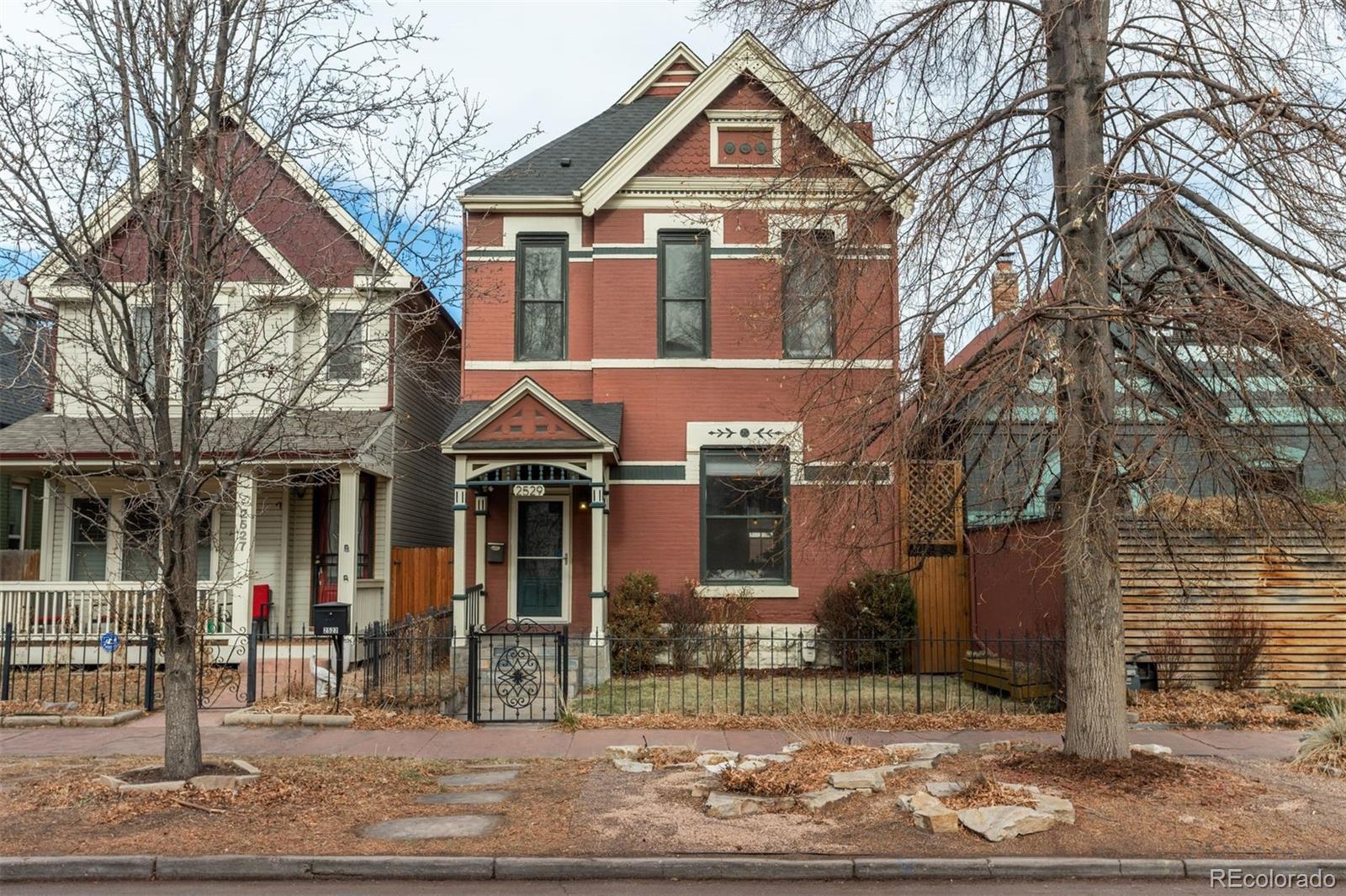 Photo of Listing #4395910