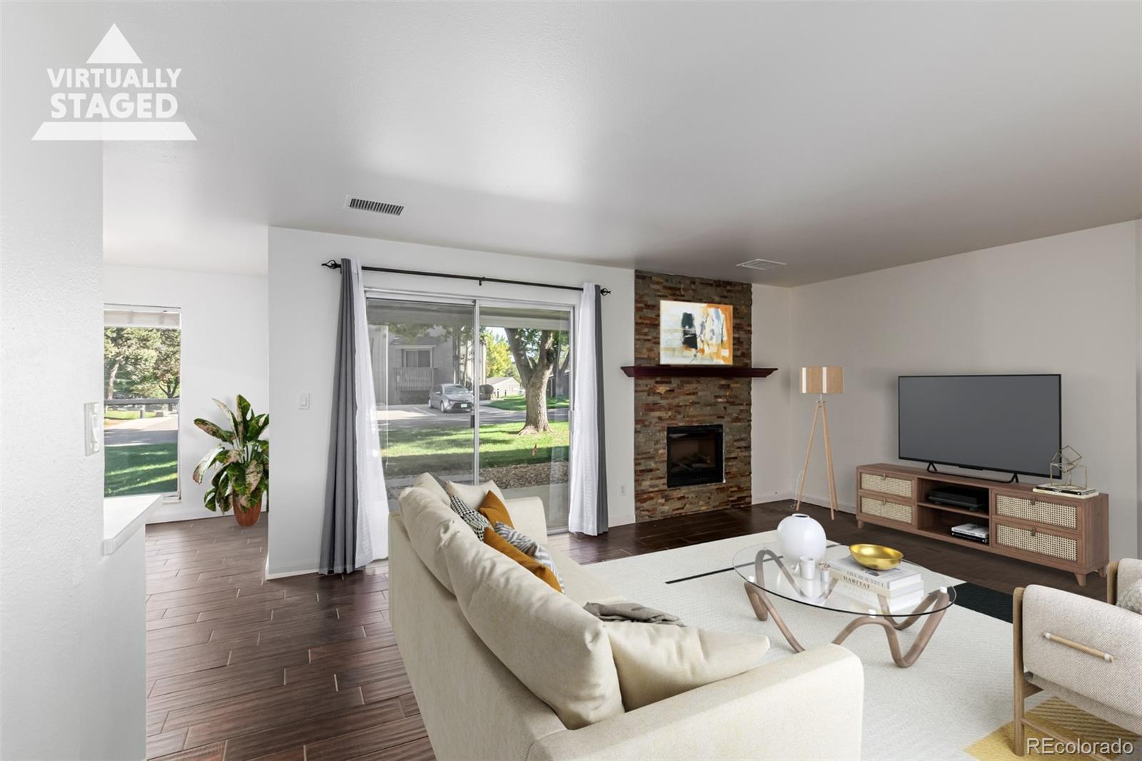 Photo of Listing #4404702