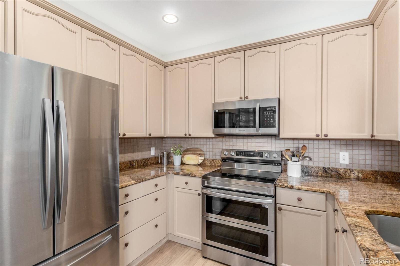 Photo of Listing #4419973