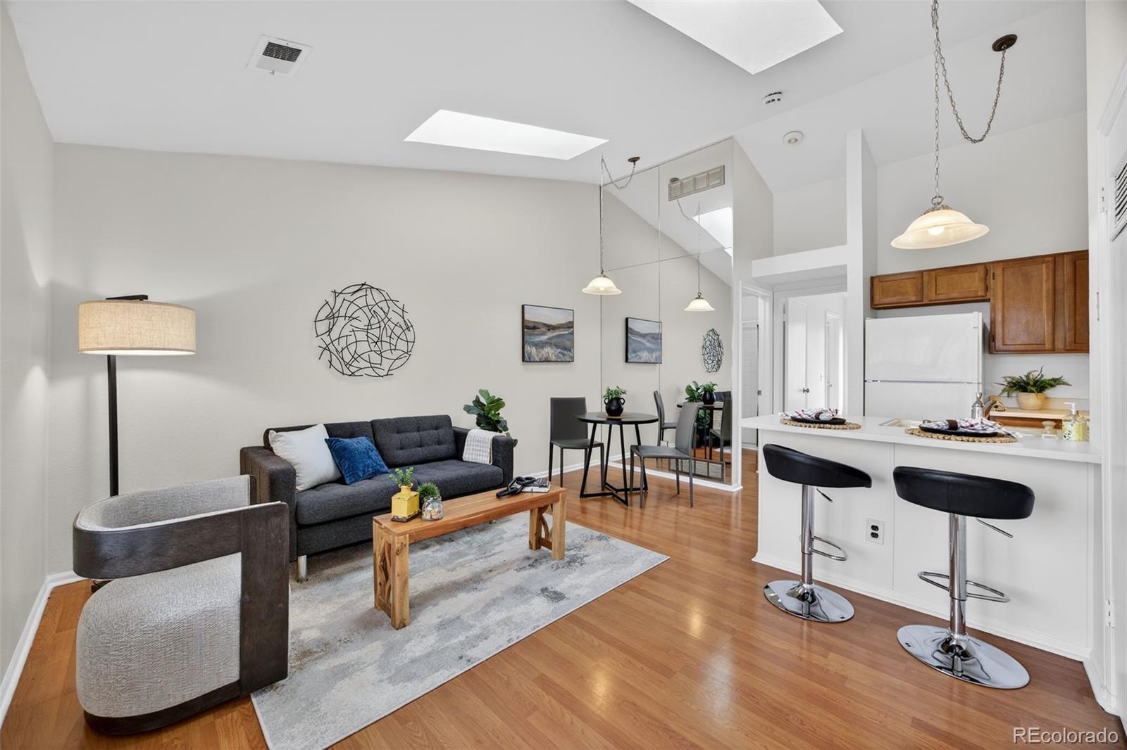 Photo of Listing #4444696