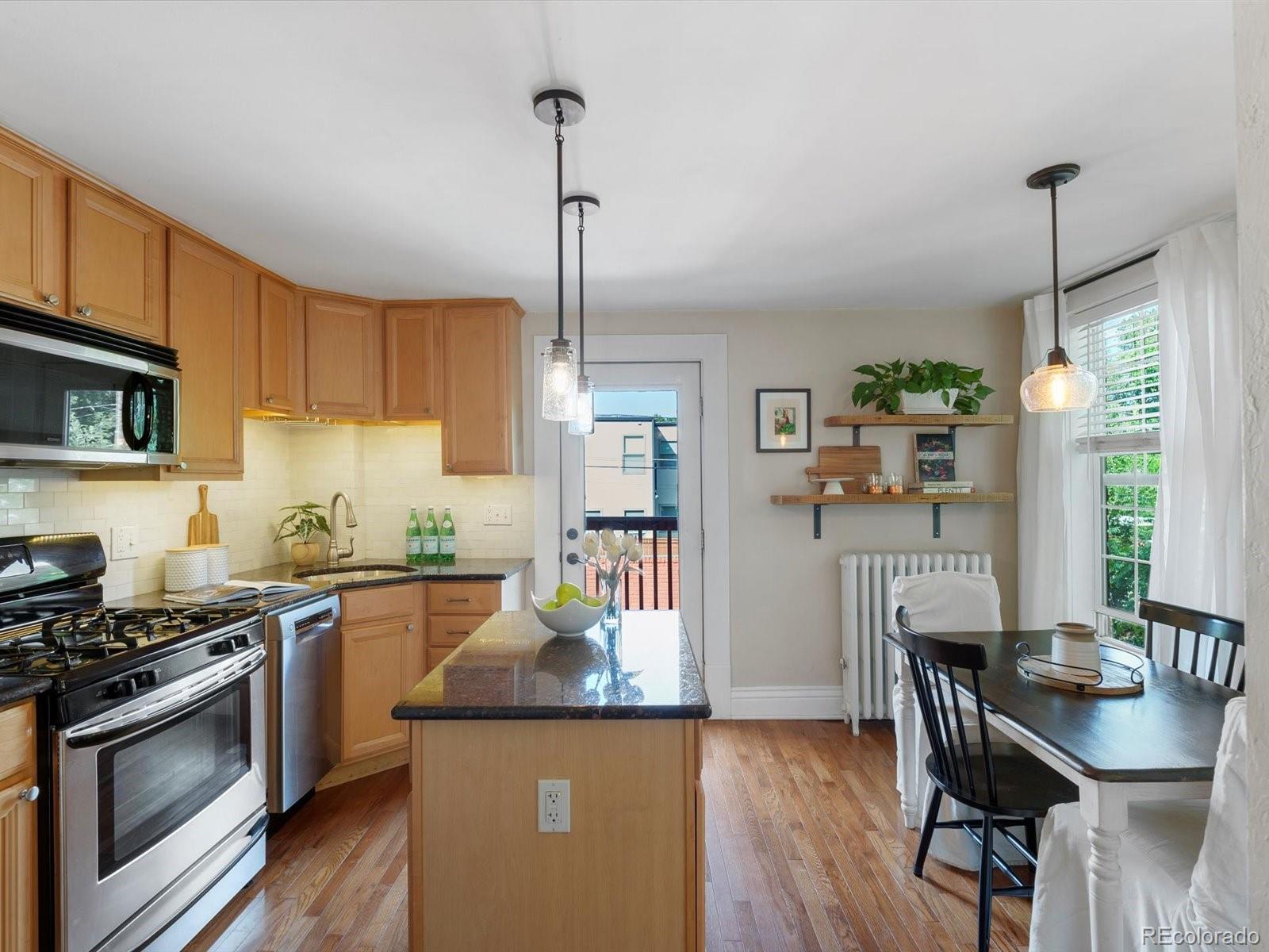 Photo of Listing #4522240