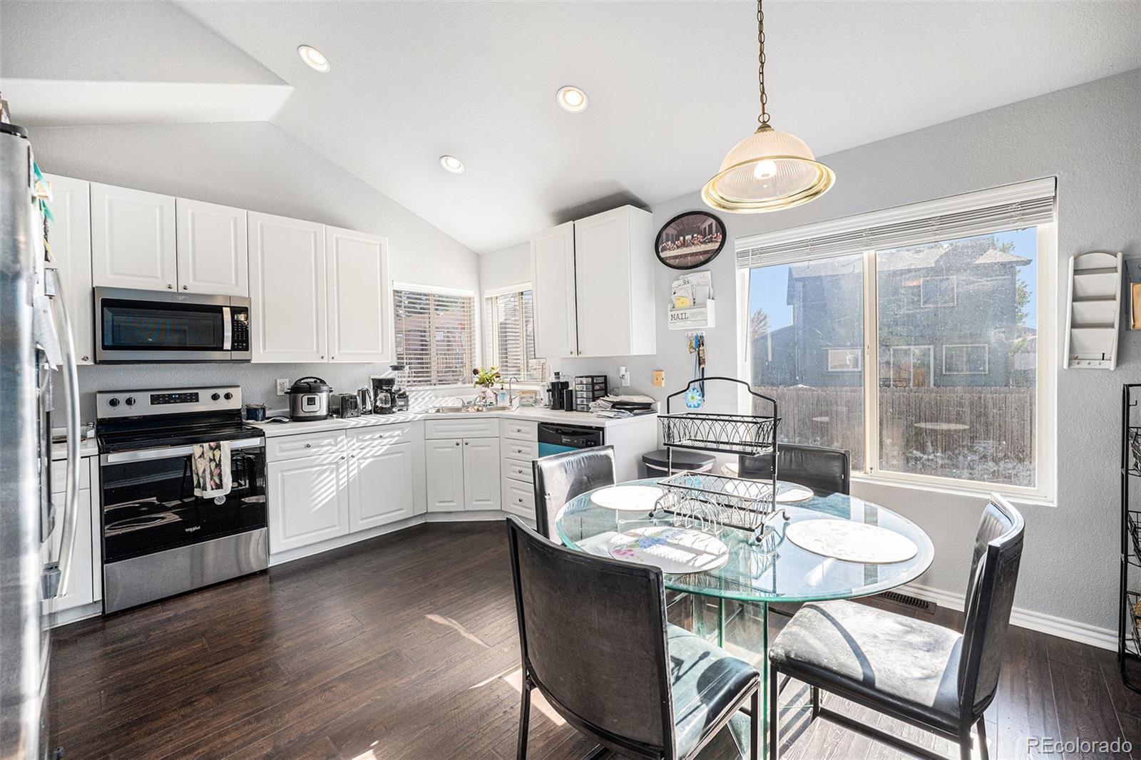 Photo of Listing #4525043