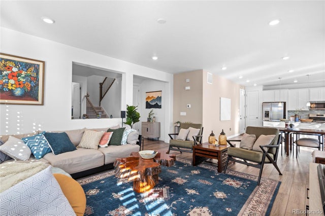 8353 Bijou Creek Avenue, Littleton