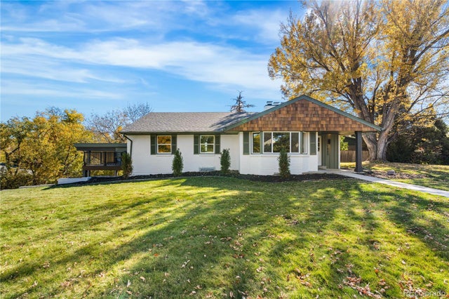 1880 Applewood Drive, Lakewood