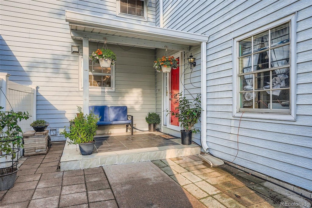 2558 S Vaughn Way C, Aurora